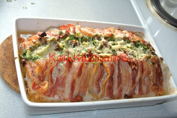 Farsbrød med bacon, pesto og parmasan