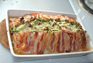 Farsbrød med bacon, pesto og parmasan