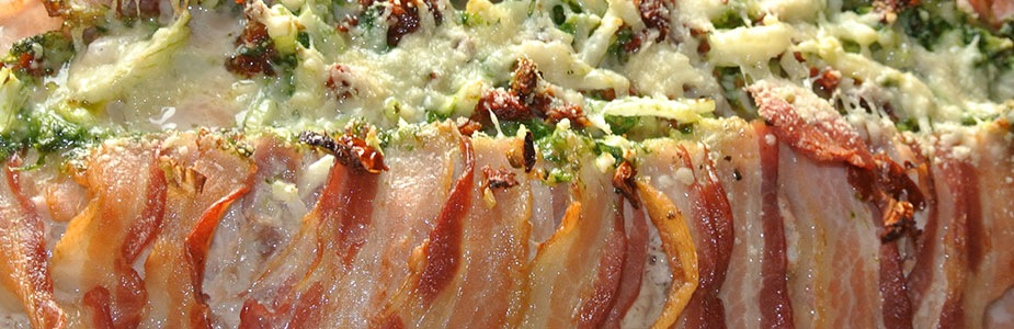 Farsbrød med bacon, pesto og parmasan